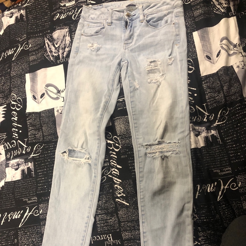 American Eagle light blue jeans size 2